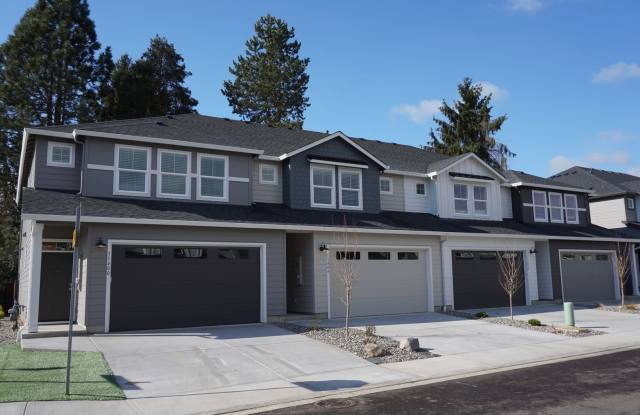LIKE NEW Beautiful Prairie Townhome for Lease - 11404 NE 127th Ct - 11404 Northeast 127th Court, Orchards, WA 98682