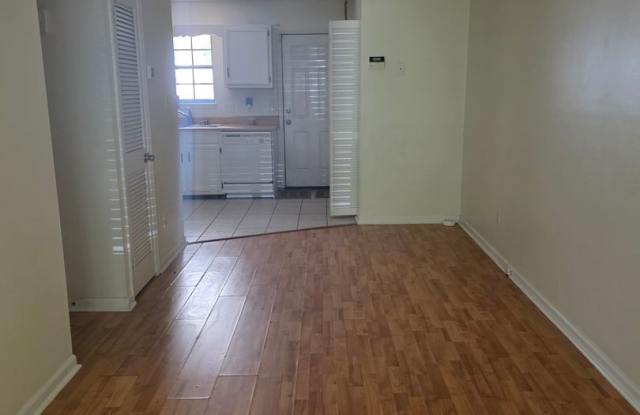 Charming Rental Near Lincoln High School & Apalachee Parkway Gallery 4