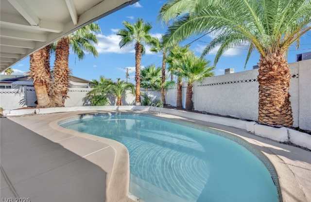 2325 Sombrero Drive photos photos