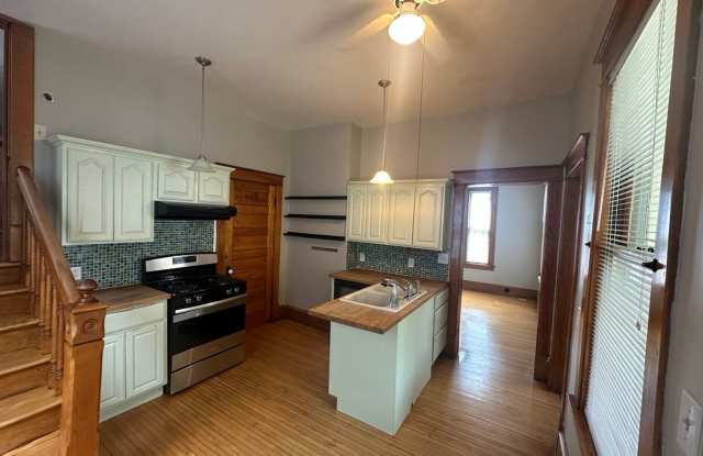 Beautifully Preserved 4 Bed | 2 Bath House in Saint Paul photos photos Beautifully Preserved 4 Bed | 2 Bath House in Saint Paul photos photos