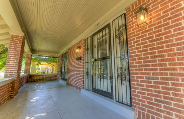 3BR/1BA Near Crosstown Concourse – New Lower Rent + $250 Off First Month! Gallery 4