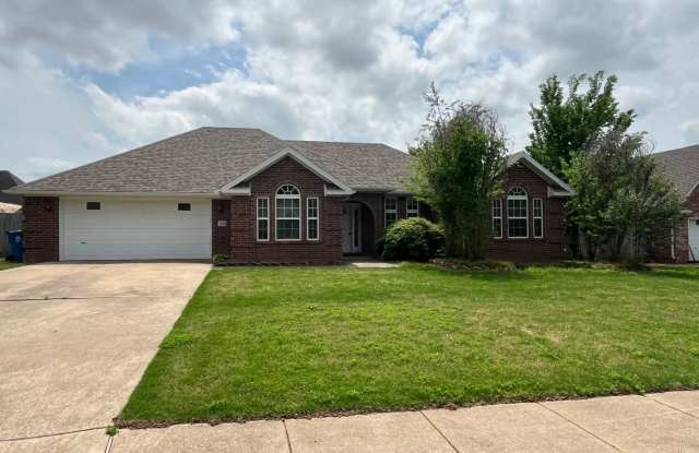 Wonderful home in Bentonville! - 3201 Northwest Apple Harvest, Bentonville, AR 72712