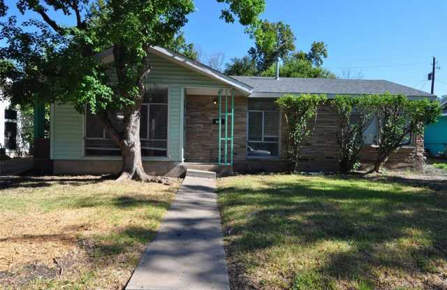 All appliances included! Great Location! - 1420 Broadmoor Drive, Austin, TX 78723
