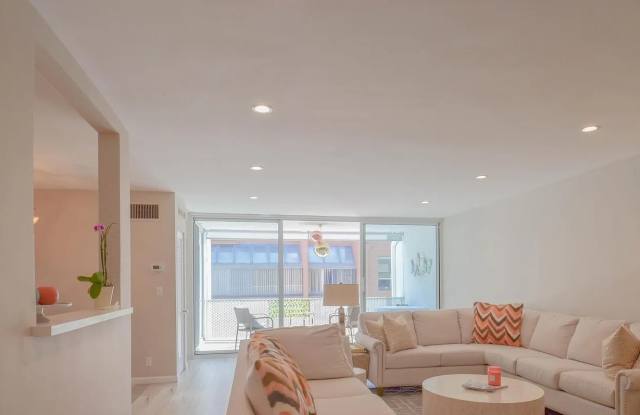 131 N Gale Dr Apt 3 photos photos