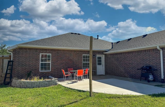 691 North Meadowlands Drive photos photos