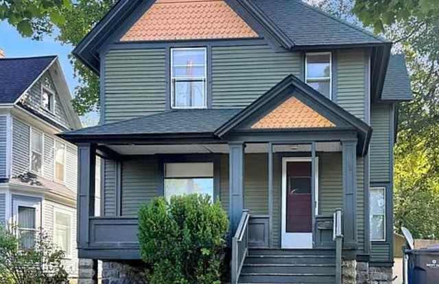 516 Douglas Ave photos photos