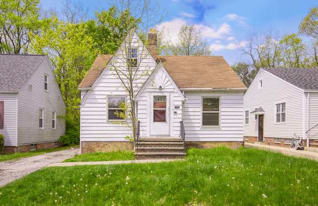 2 BED 1.5  BATH BEAUTIFUL SINGLE FAMILY HOME IN WARRENSVILLE HEIGHTS! photos photos