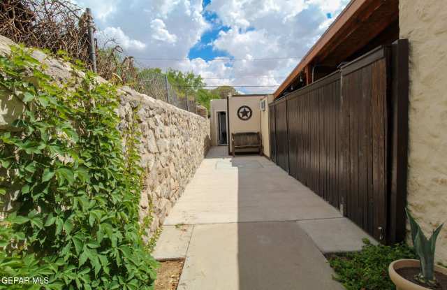 900 WINTER Drive - 900 Winter Drive, El Paso, TX 79902