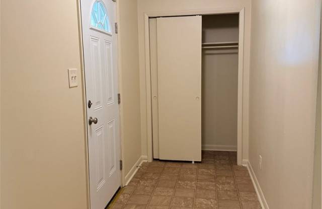 1610 Diplomat Drive Gallery 3