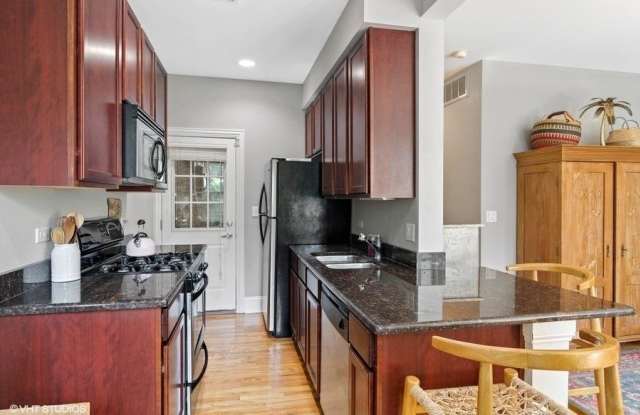 5402 North Kenmore Gallery 4