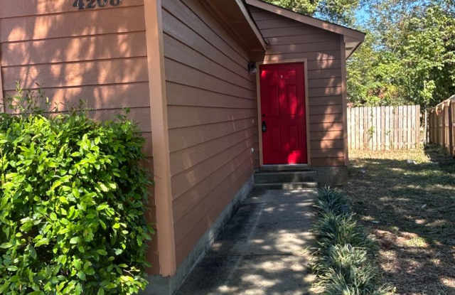 Freshly Updated 3BR/2BA Home with Fenced Backyard Gallery 4