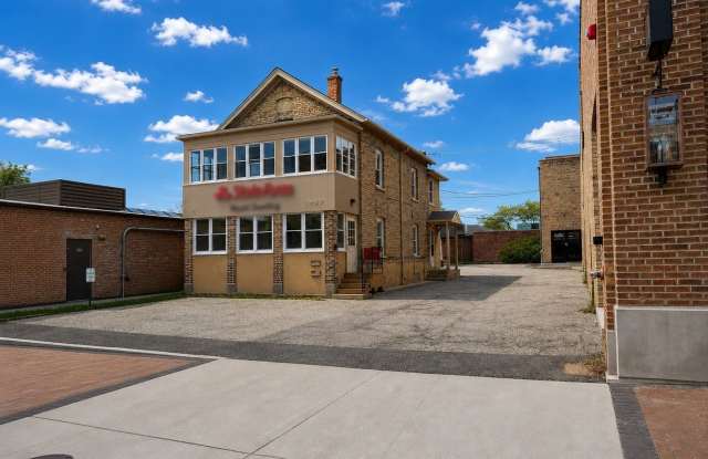 1907 2nd Street Gallery 2