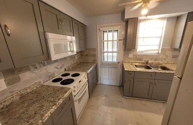 1540 EL PRADO Road unit: 4 photos photos