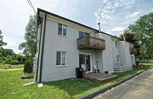 5941 HATCHERY RD APT 204 - 5941 Hatchery Road, Waterford, MI 48329