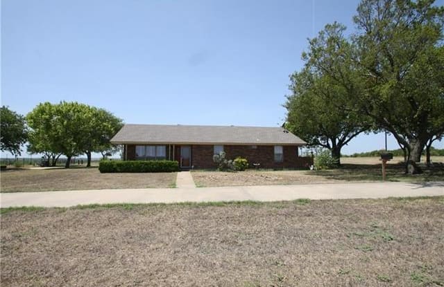 2425 W Kilpatrick - 2425 West Kilpatrick Street, Cleburne, TX 76033