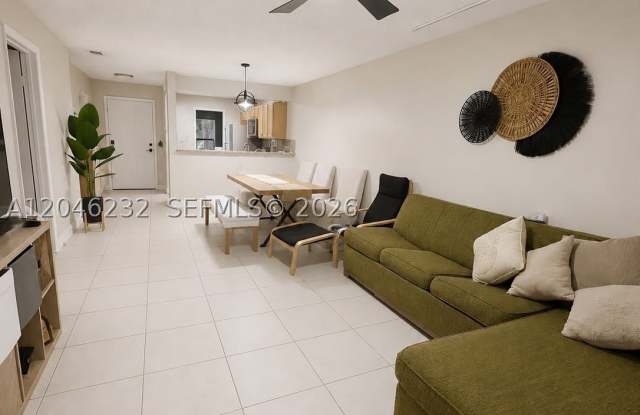 7954 NW 41st Ct Gallery 4