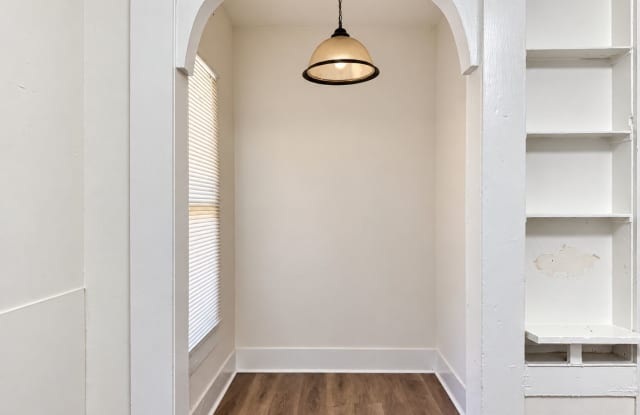 Charming 2-Bedroom Home Near Downtown San Antonio Gallery 4