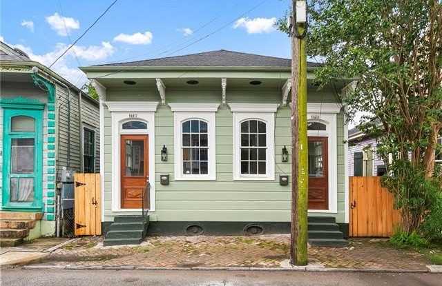2708 BURGUNDY Street photos photos