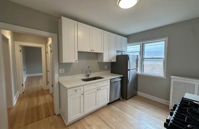 3005 W Catalpa Ave photos photos