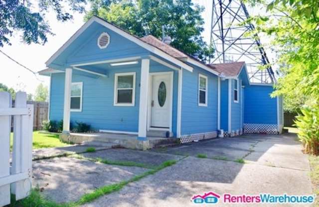 1818 Ryon St Gallery 2