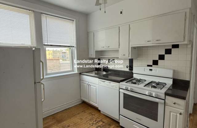3054 West Berteau photos photos