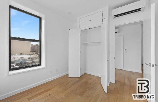 105 Moore Street Gallery 2