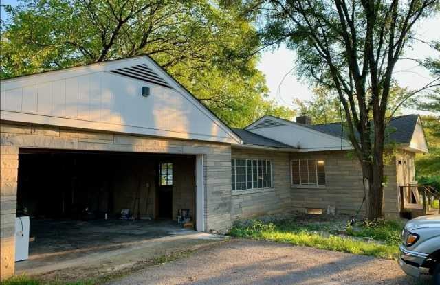 2000 E Atwater Avenue photos photos