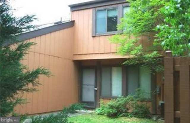 9034 ARLINGTON BLVD - 9034 Arlington Boulevard, Merrifield, VA 22031