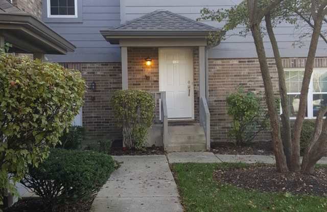 31 Foxcroft Road - 31 Foxcroft Road, Naperville, IL 60565