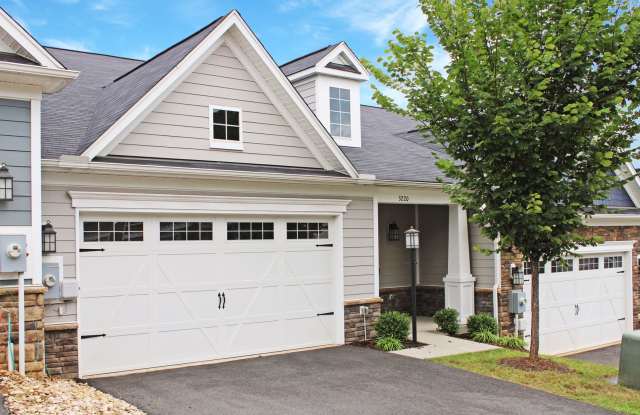 3-bedroom villa with 1st floor primary photos photos