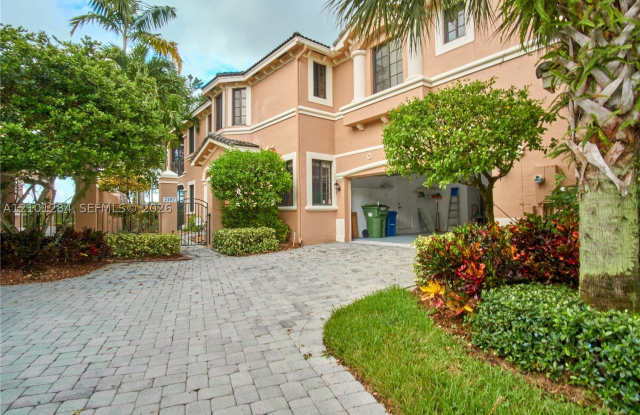 2707 Center Ct Dr Gallery 1