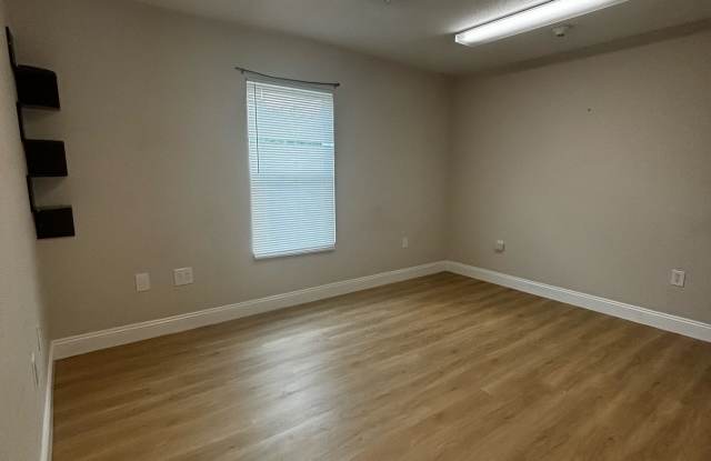 124 Worthington Drive - A Gallery 4