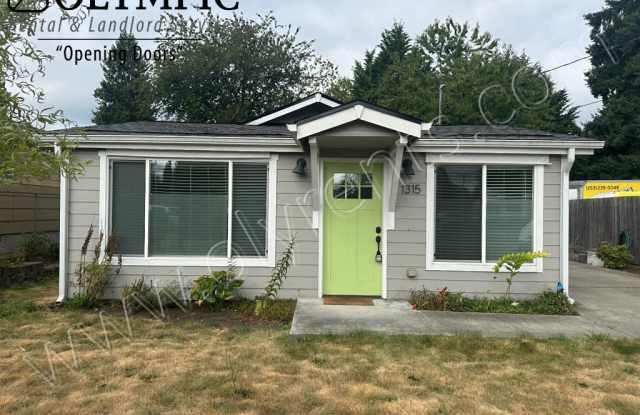 1315 Webb St SE photos photos