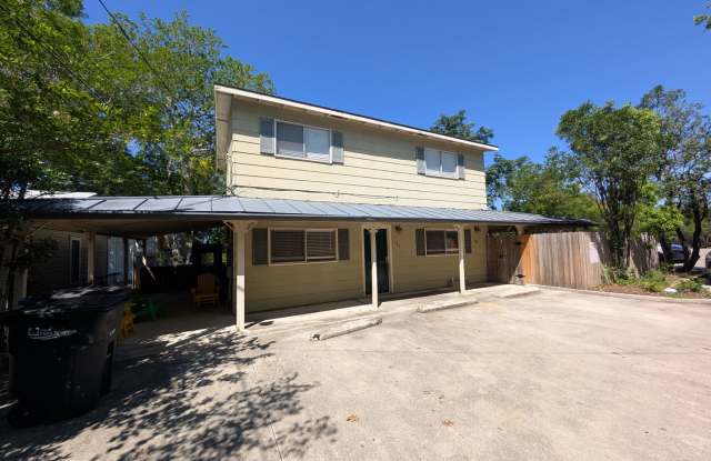 Walk to the Comal River, Schlitterbahn, & Downtown NB /1/1 Duplex with Courtyard! Includes Fridge, Washer, Dryer / NBISD photos photos