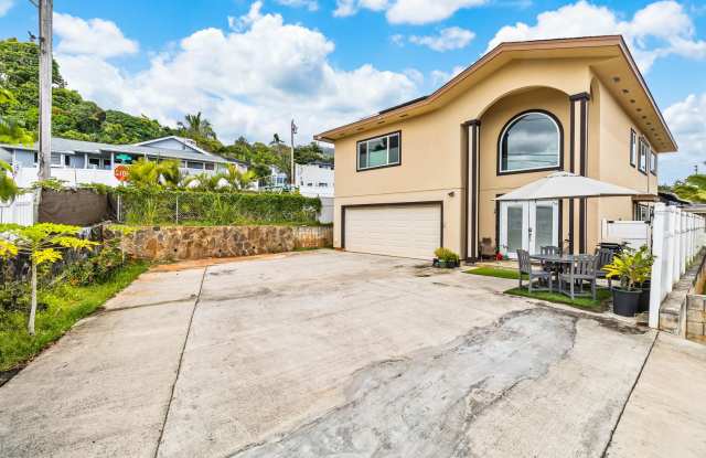 Upgraded 5 bedroom, 3 bath home photos photos