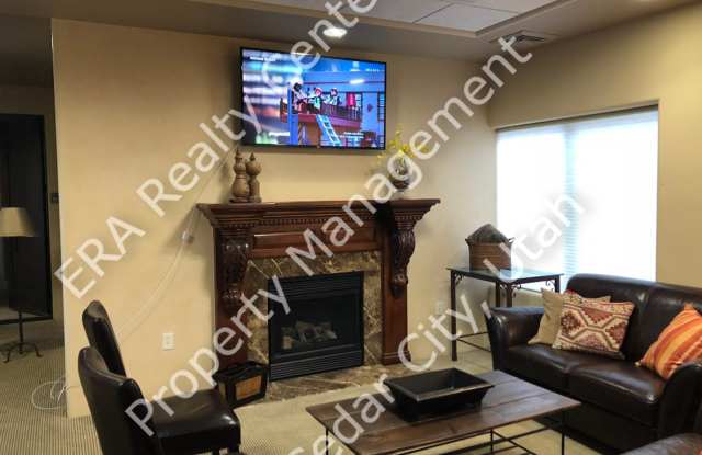 Large 2 bed / 1 bath Condo on North End of Town photos photos