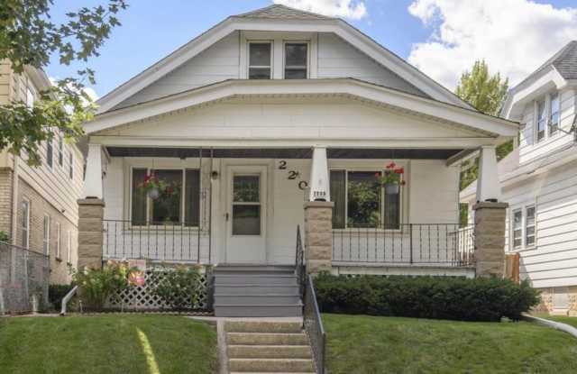 Welcome Home: Stunning 3-Bedroom Single-Family Residence Gallery 1