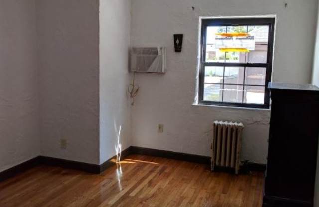 2907 Bell Blvd 1st Floor Gallery 2