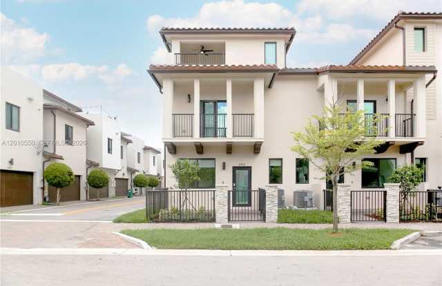 8370 NW 49th St photos photos