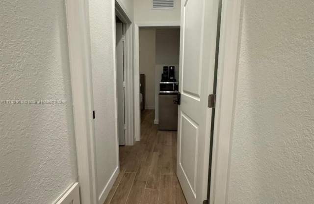 749 SE 17th St photos photos