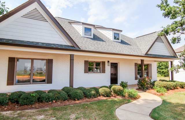 4BR/4.5BA For Rent Gallery 1