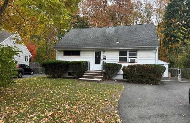 743 Newcomb Road photos photos