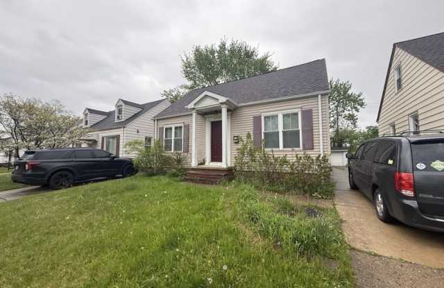 21418 Raymond Street photos photos