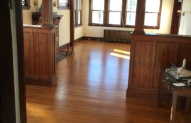 429 Pleasant St 1 Gallery 2