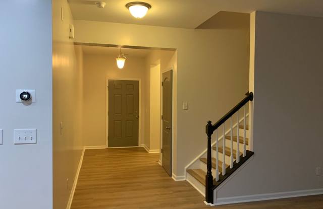 Spacious 4BR House in Charlotte Gallery 4