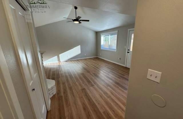 Welcome home to 7016 Camellia St., Springfield, OR 97478! Gallery 3
