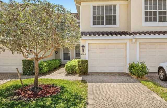 UNFURISHED ANNUAL Townhome – 3 Bedroom 2 Bathroom - Stratford Place Gated Community - PRESERVE VIEW photos photos
