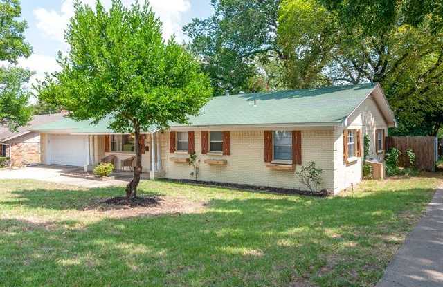 1140 Trailwood Drive Gallery 2