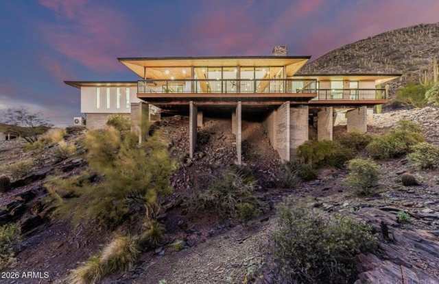 6111 E Victoria Drive Gallery 3