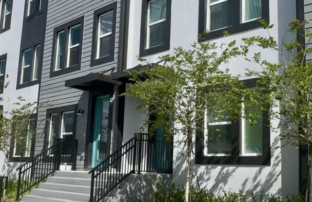 3418 W La Salle St photos photos